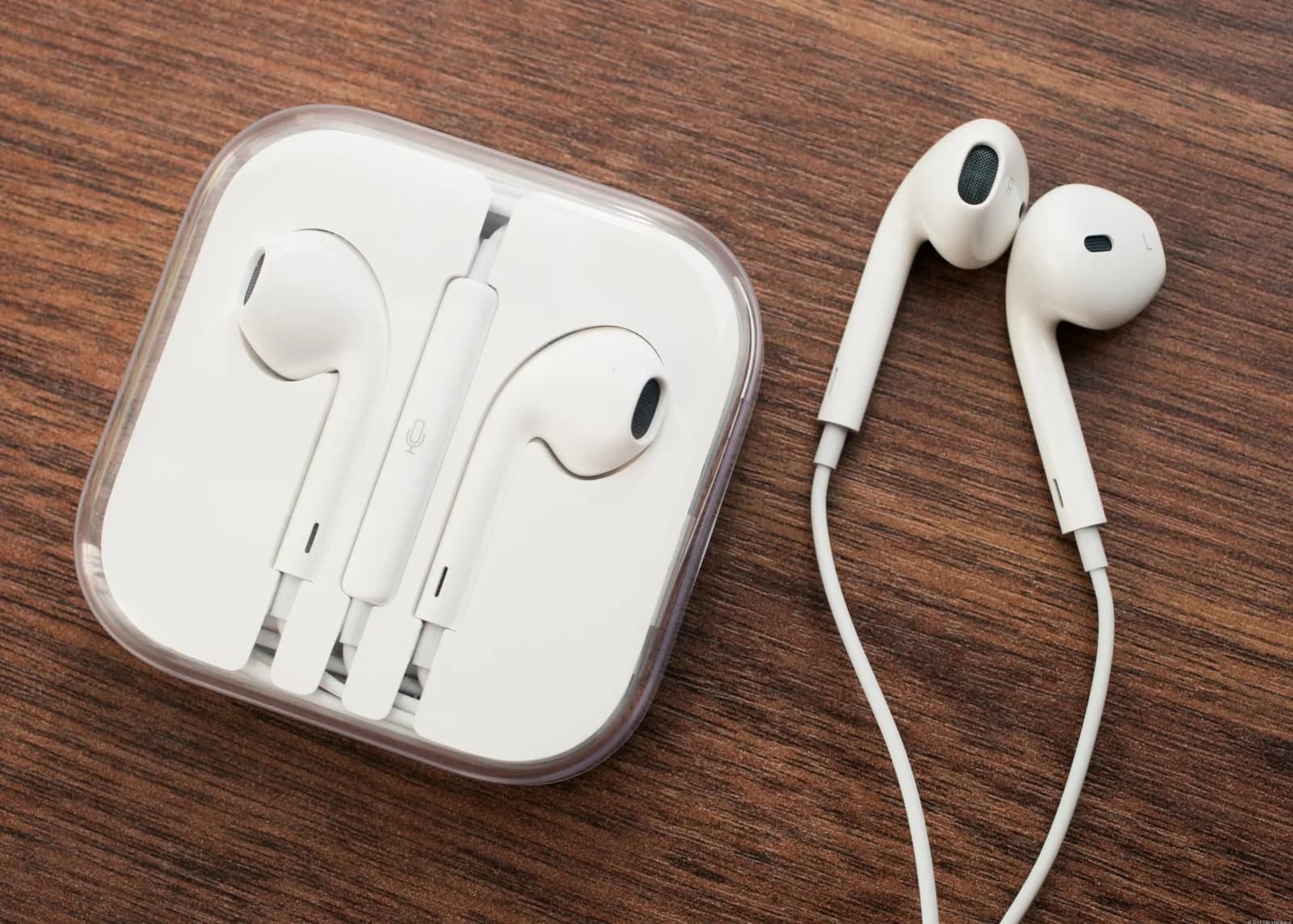 Auricular EarPods de Apple con Micrófono