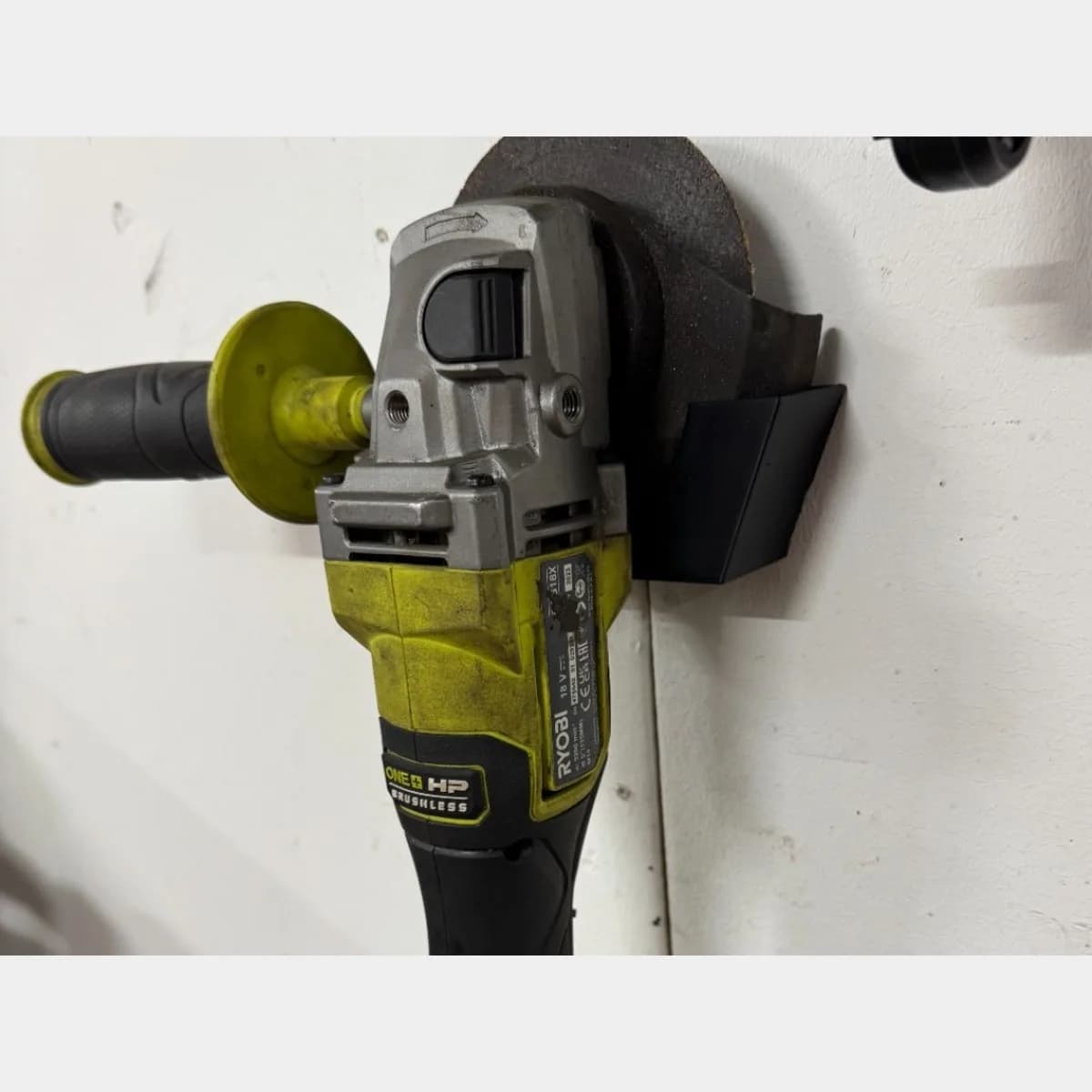 Soporte de Pared para Amoladora Angular (compatible Ryobi ONE+) - Impresion 3D